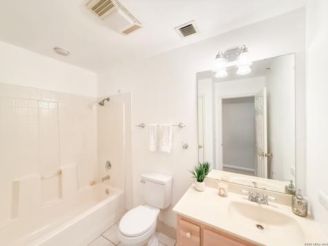 680 W County Road 678 Natalia TX 78059