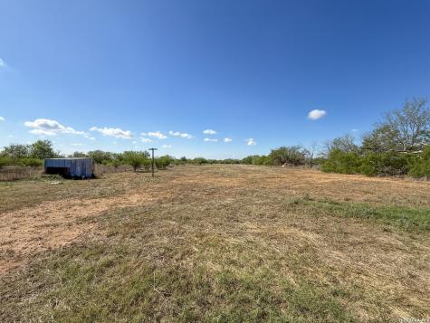 680 W County Road 678 Natalia TX 78059