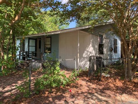 1024 Juarez Street Seguin TX 78155