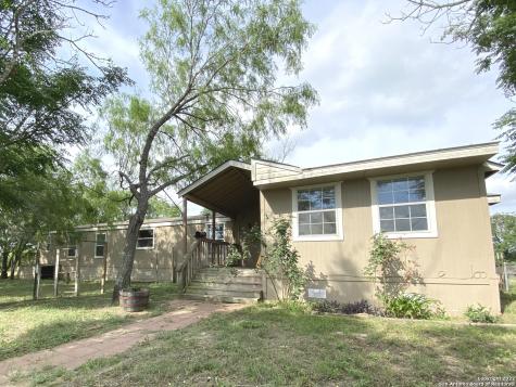117 Oak Valley Drive La Vernia TX 78121