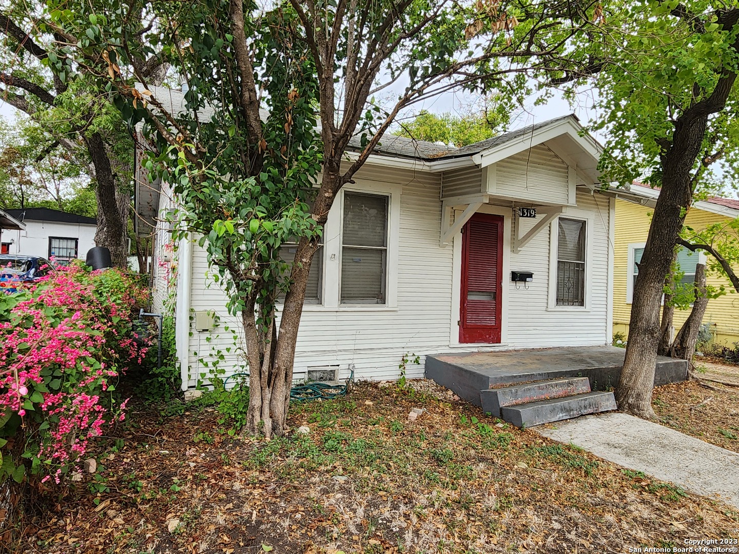 1319 N Trinity Street San Antonio TX 78207