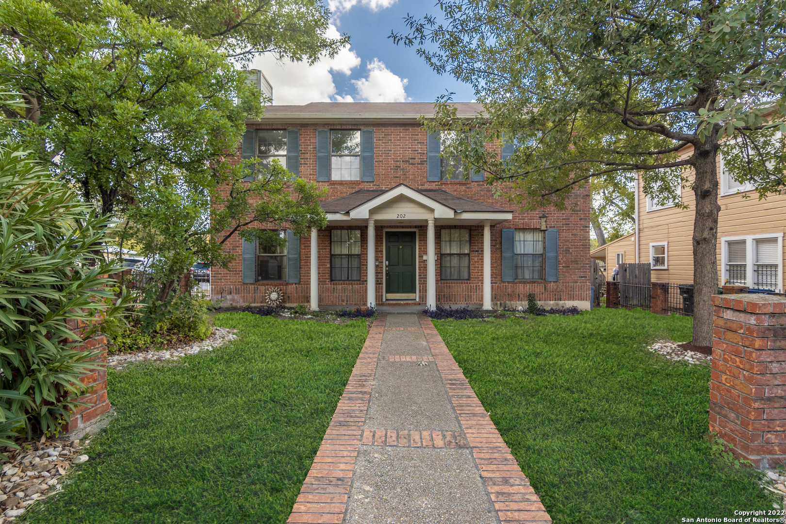 202 W Ridgewood Court San Antonio TX 78212