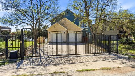 956 Lakebreeze Drive Canyon Lake TX 78133