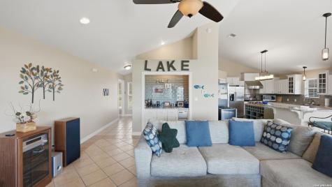 956 Lakebreeze Drive Canyon Lake TX 78133