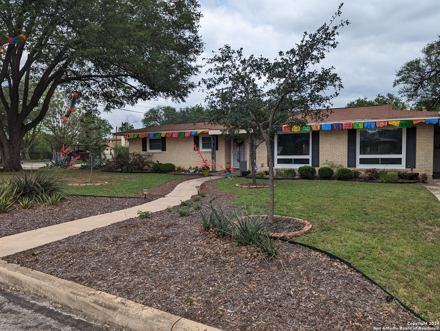 102 Bethany Place San Antonio TX 78201