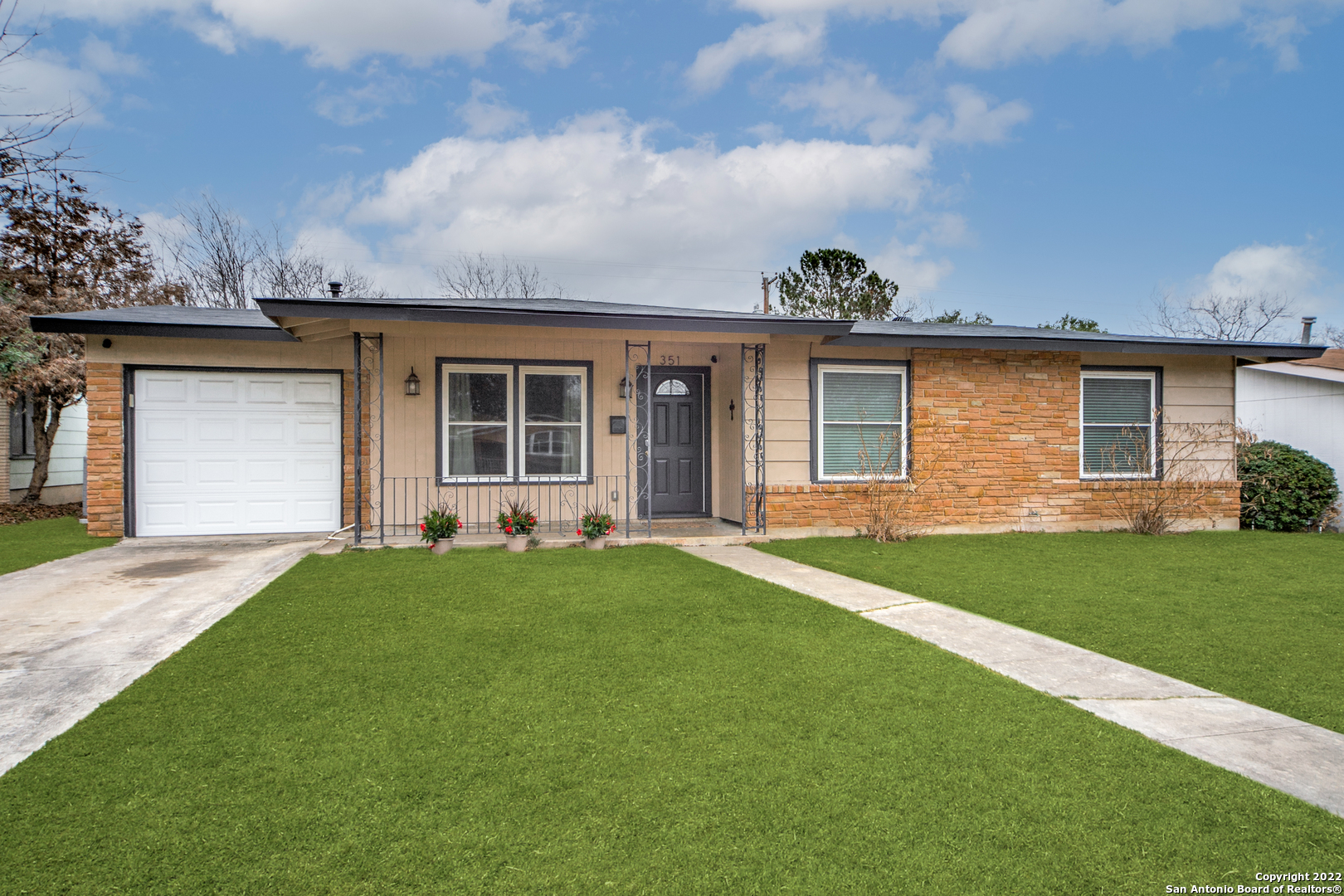 351 Savannah Drive San Antonio TX 78213