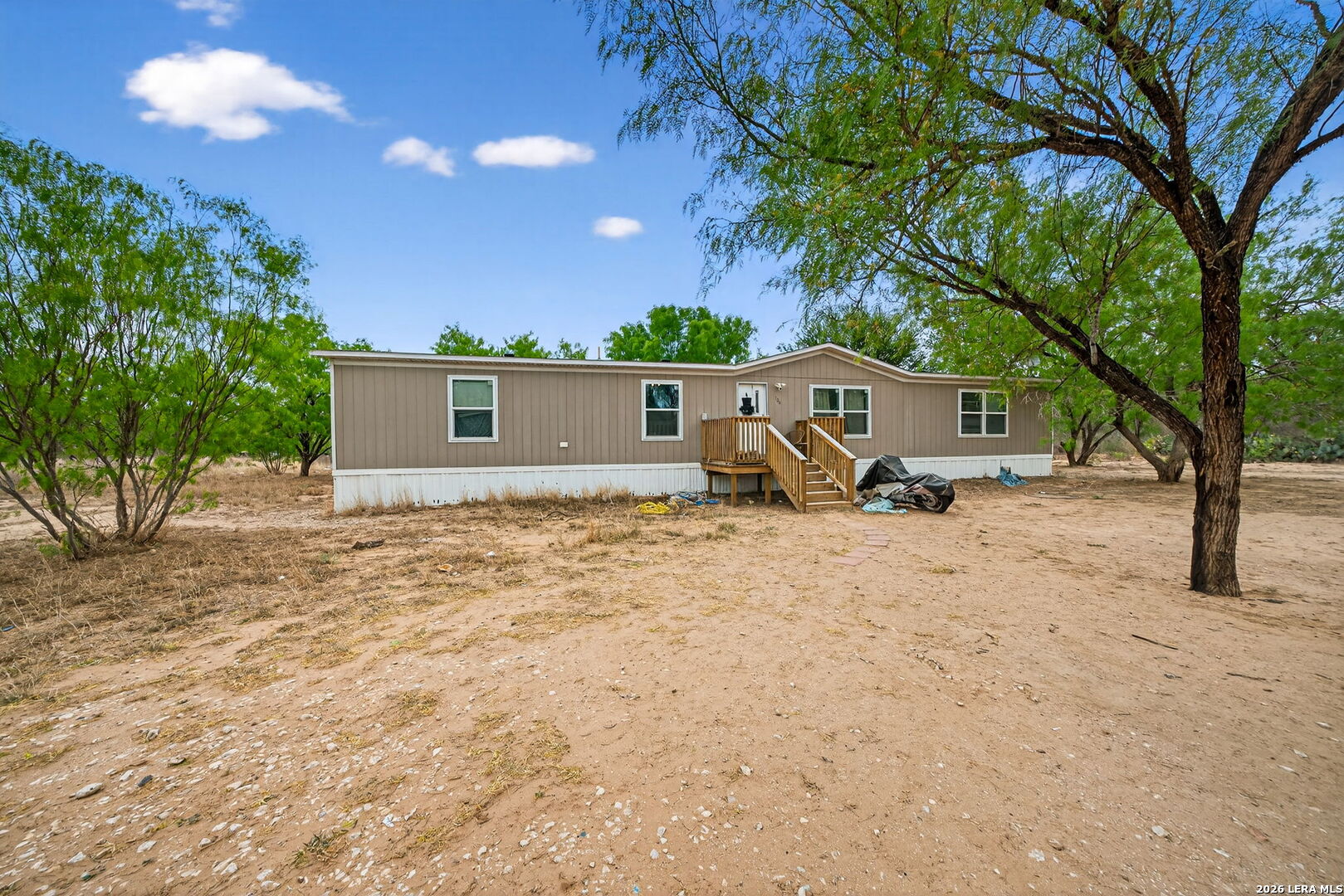 106 County Road 2672 Devine TX 78016