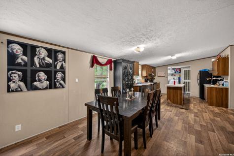 106 County Road 2672 Devine TX 78016