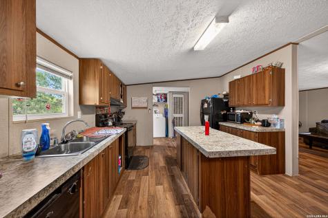 106 County Road 2672 Devine TX 78016