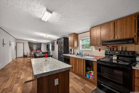 106 County Road 2672 Devine TX 78016