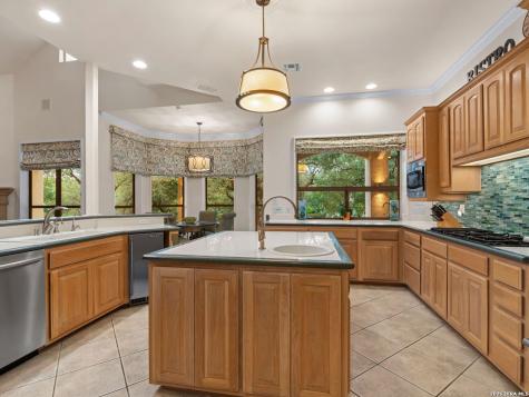 68 Eton Green Circle San Antonio TX 78257