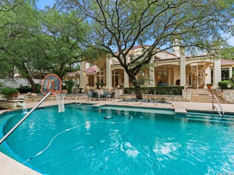 68 Eton Green Circle San Antonio TX 78257