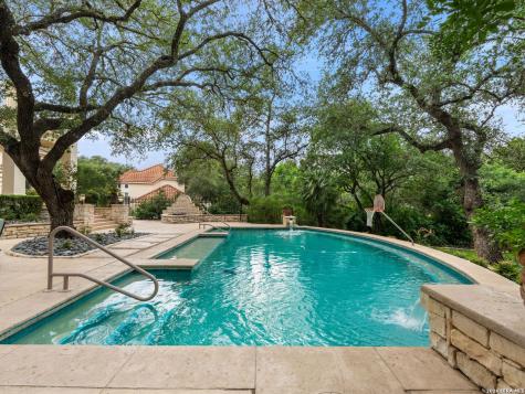68 Eton Green Circle San Antonio TX 78257