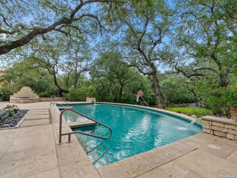 68 Eton Green Circle San Antonio TX 78257