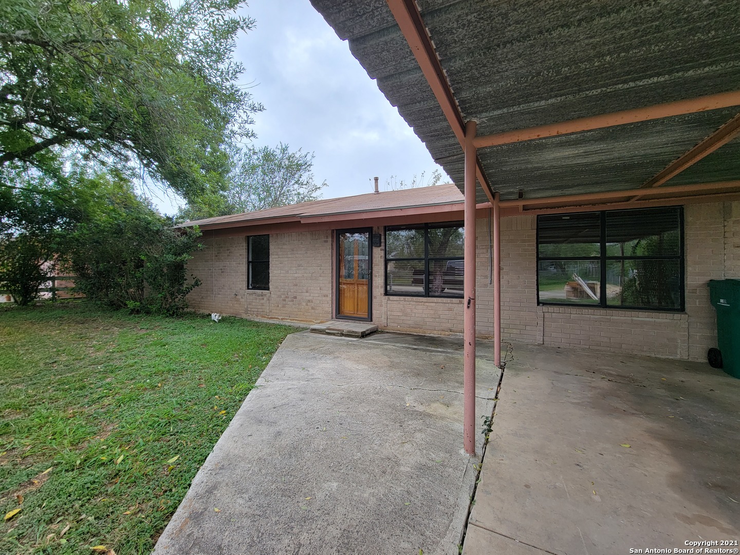 1110 Walnut Street Jourdanton TX 78026