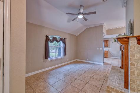 633 Sunrise Avenue Uvalde TX 78801