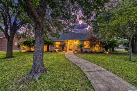 633 Sunrise Avenue Uvalde TX 78801