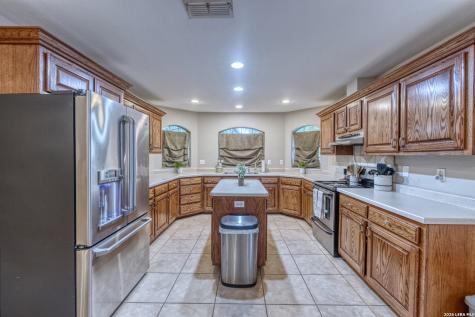633 Sunrise Avenue Uvalde TX 78801