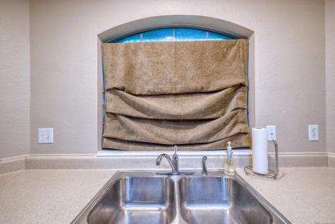 633 Sunrise Avenue Uvalde TX 78801