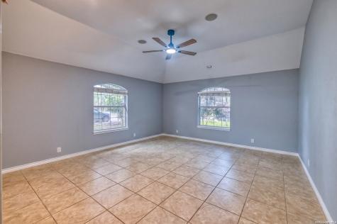 633 Sunrise Avenue Uvalde TX 78801