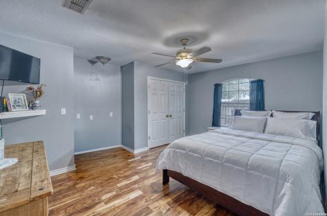 633 Sunrise Avenue Uvalde TX 78801