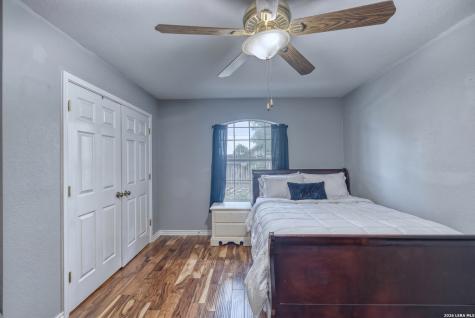633 Sunrise Avenue Uvalde TX 78801