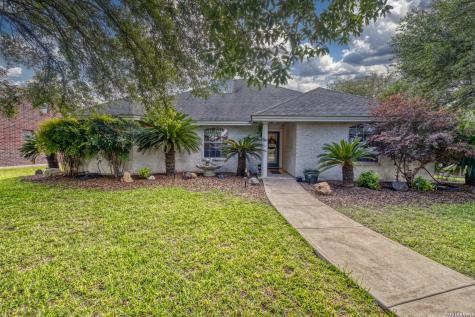 633 Sunrise Avenue Uvalde TX 78801