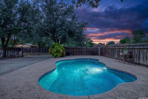 633 Sunrise Avenue Uvalde TX 78801