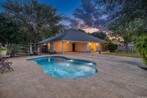633 Sunrise Avenue Uvalde TX 78801