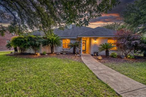 633 Sunrise Avenue Uvalde TX 78801