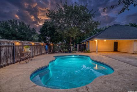 633 Sunrise Avenue Uvalde TX 78801