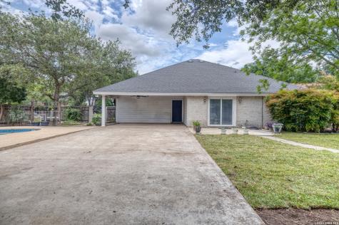 633 Sunrise Avenue Uvalde TX 78801