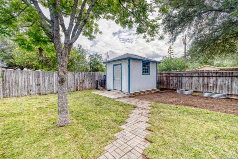 633 Sunrise Avenue Uvalde TX 78801