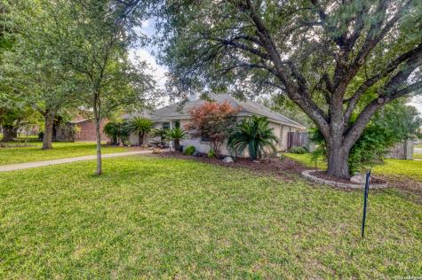 633 Sunrise Avenue Uvalde TX 78801