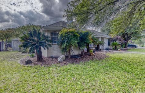 633 Sunrise Avenue Uvalde TX 78801