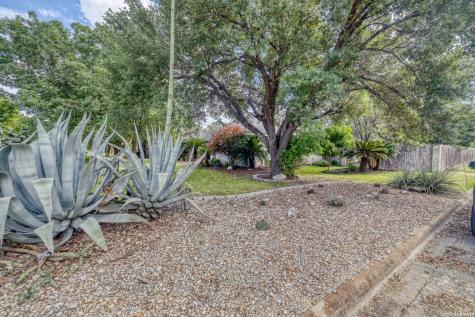 633 Sunrise Avenue Uvalde TX 78801