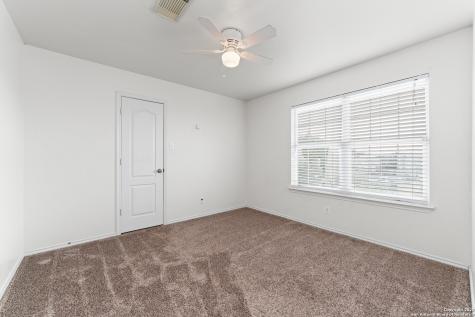 5502 Burton Farm San Antonio TX 78244