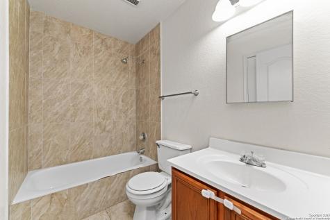 5502 Burton Farm San Antonio TX 78244
