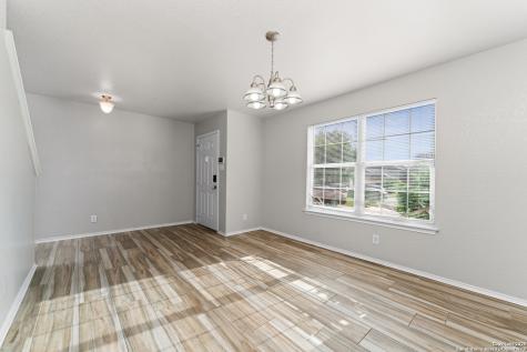 5502 Burton Farm San Antonio TX 78244