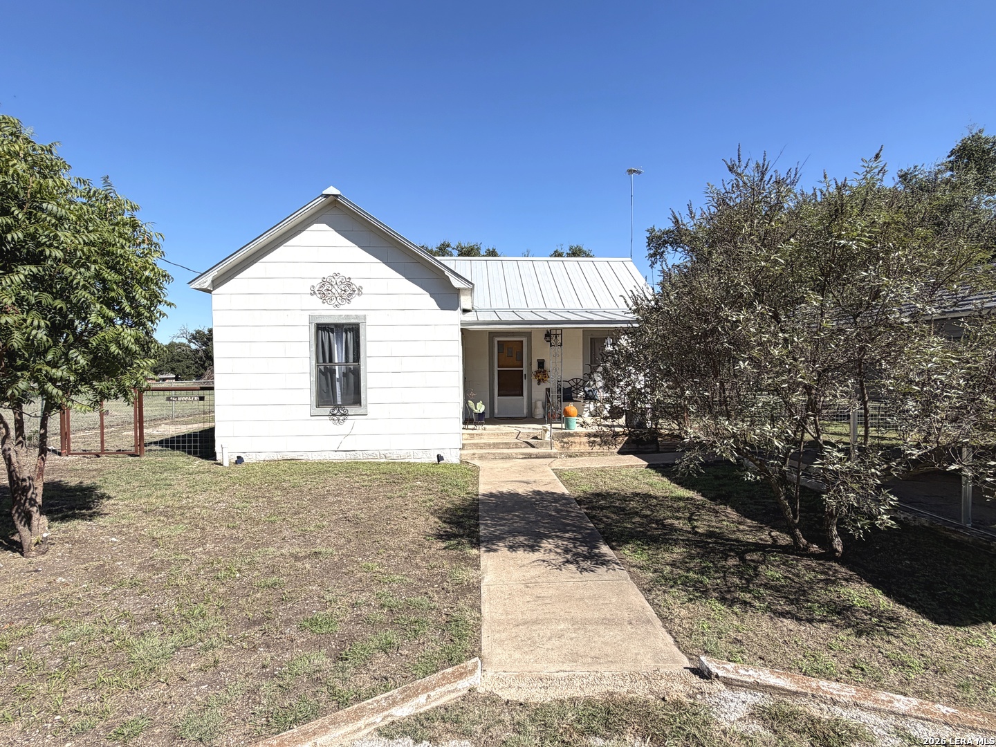 162 N Third Street Harper TX 78631