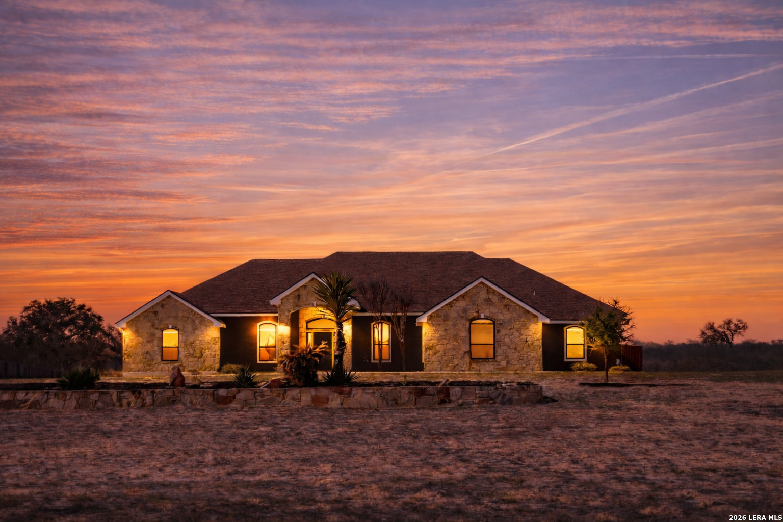 201 Abrego Lake Floresville TX 78114