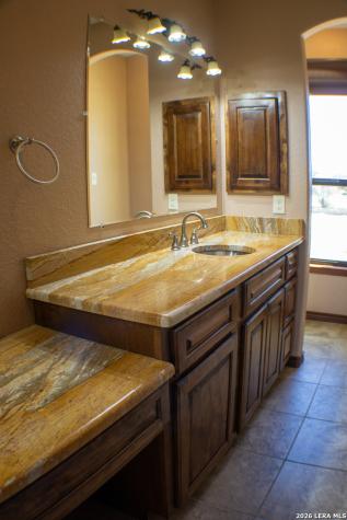 201 Abrego Lake Floresville TX 78114