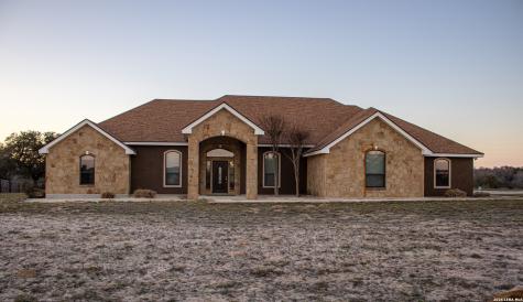 201 Abrego Lake Floresville TX 78114