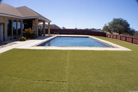 201 Abrego Lake Floresville TX 78114