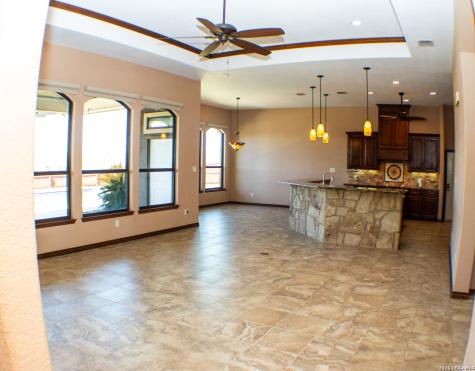 201 Abrego Lake Floresville TX 78114