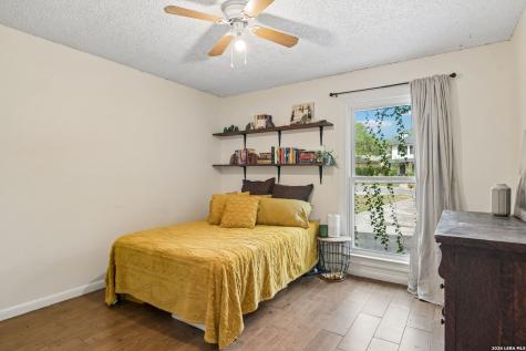 5631 Wood Climb Street San Antonio TX 78233