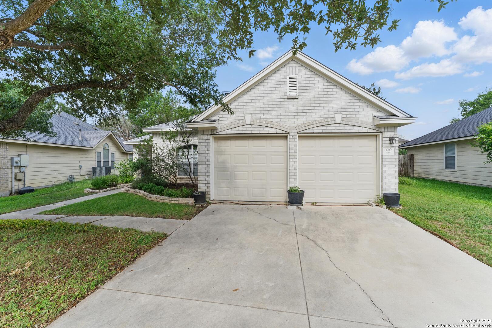 320 Meadow Park New Braunfels TX 78130