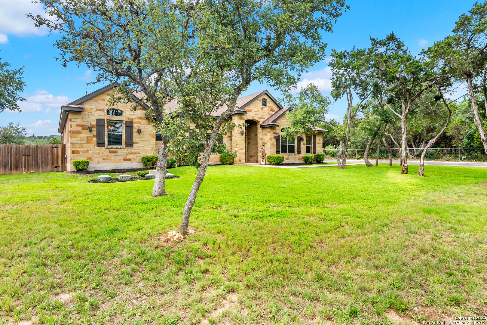 1203 W Oak Estates Drive San Antonio TX 78260