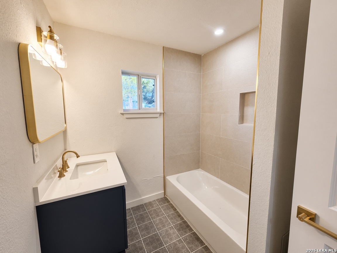 2122 Hicks Avenue San Antonio TX 78210