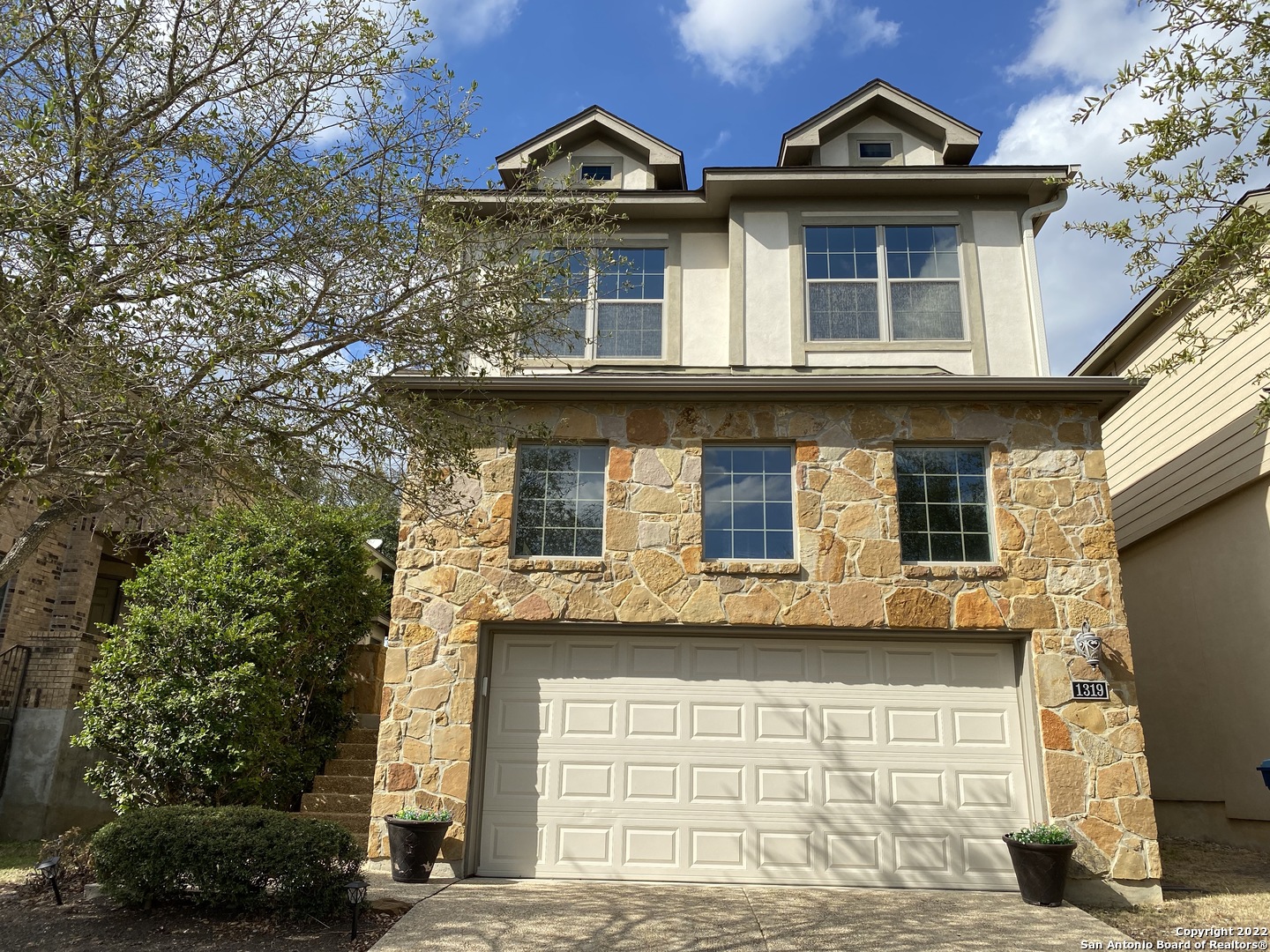 1319 Nicholas Manor San Antonio TX 78258